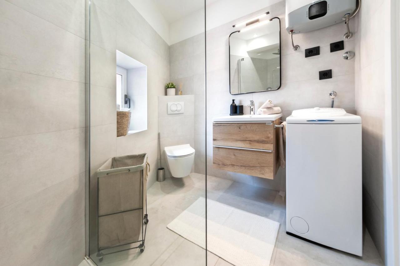 Modern And Cozy Apartments Salt & Pepper In Heart Of ロヴィニ エクステリア 写真