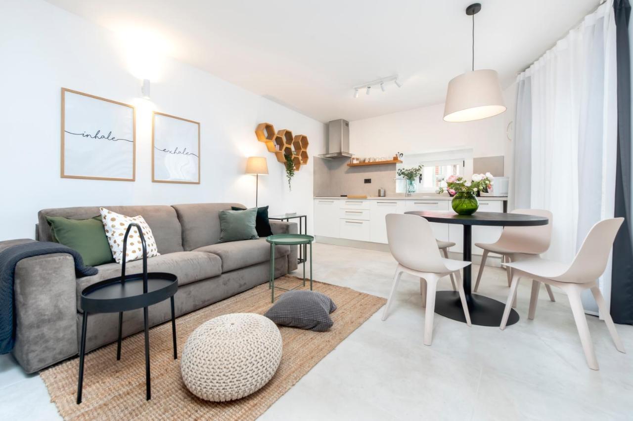 Modern And Cozy Apartments Salt & Pepper In Heart Of ロヴィニ エクステリア 写真